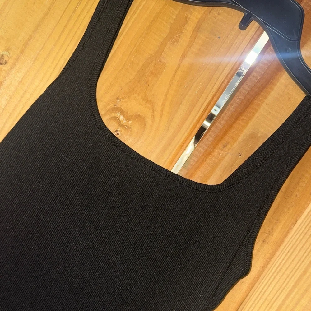 Black Sleeveless Bodysuit - Picture 2 of 5